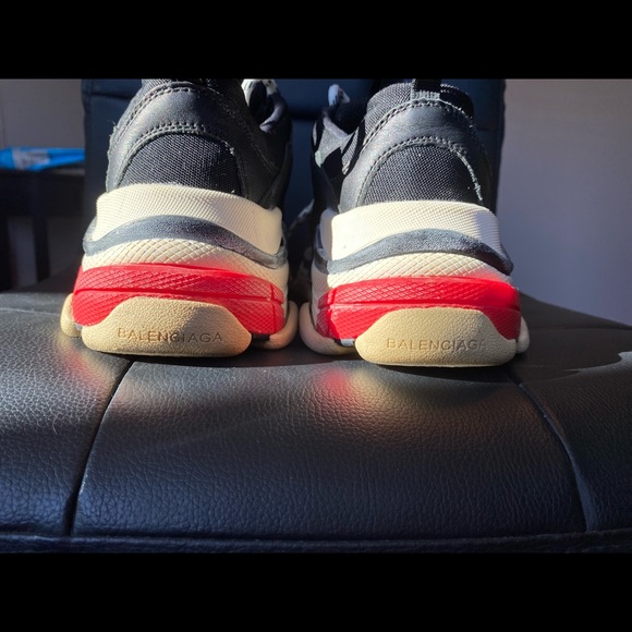 Authentic Triple s , older model (made in Italy) - Picture 4 of 7